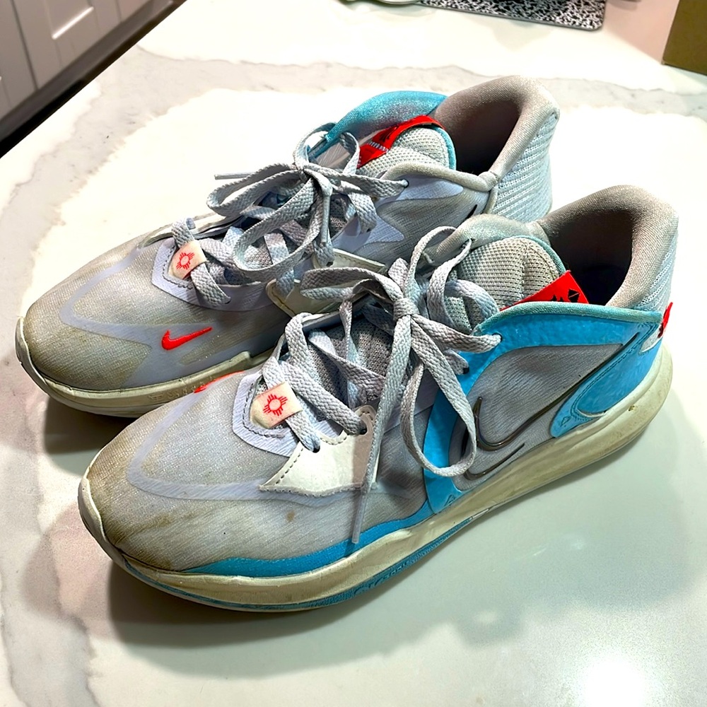 Men’s kyrie